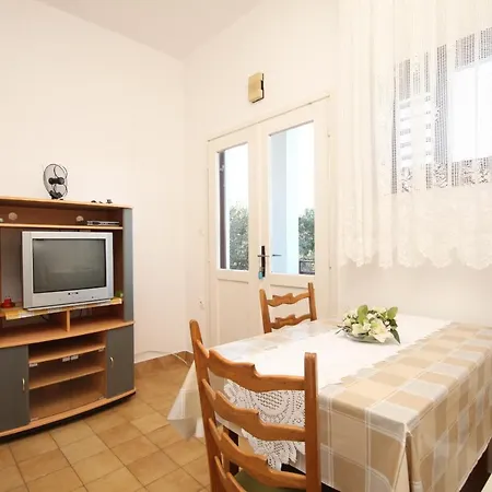 8237c Lägenhet Kukljica